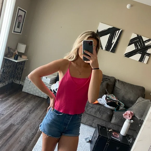 Open back Pink satin top - Picture 2 of 5